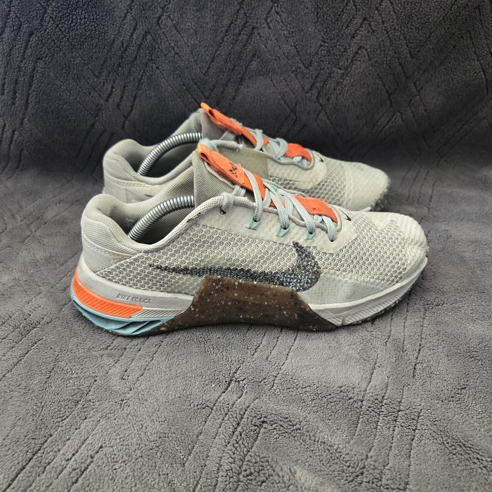 Nike Metcon Gray and Orange
